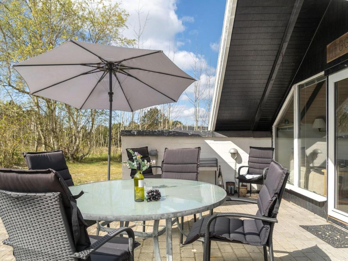 Holiday Home Arnfin - 160M From The Sea In Lolland- Falster And Mon By Interhome Rødby Buitenkant foto