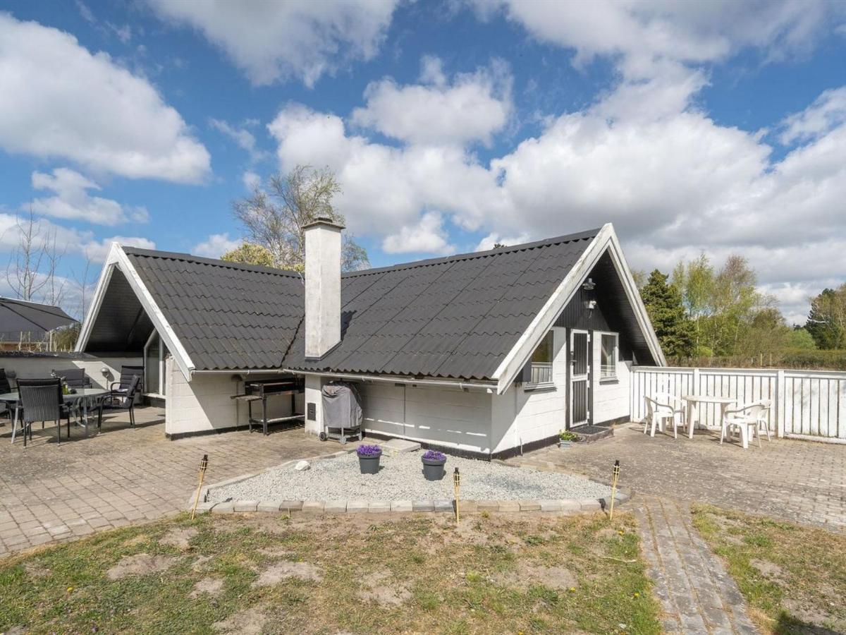 Holiday Home Arnfin - 160M From The Sea In Lolland- Falster And Mon By Interhome Rødby Buitenkant foto