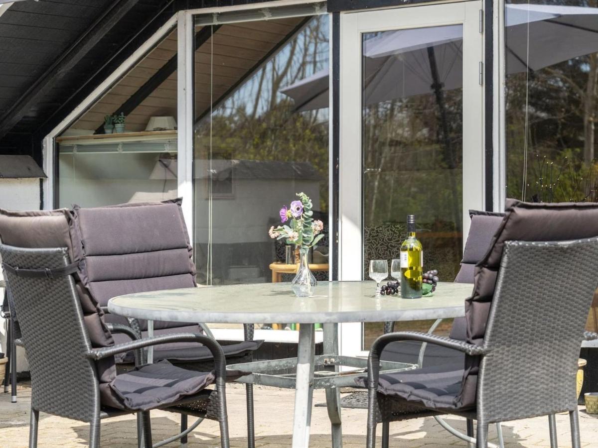 Holiday Home Arnfin - 160M From The Sea In Lolland- Falster And Mon By Interhome Rødby Buitenkant foto